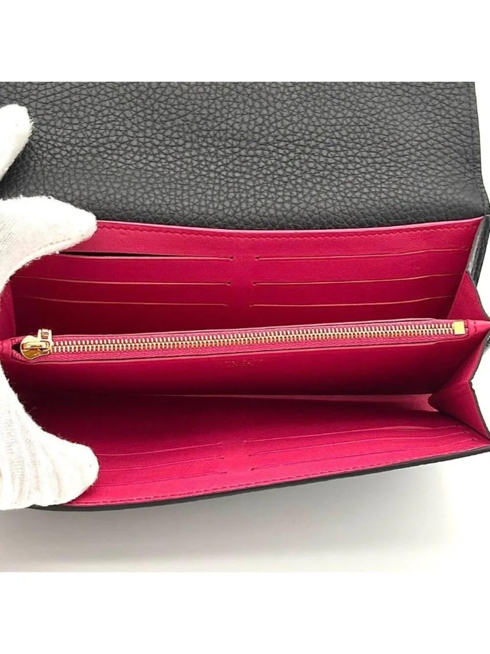 Louis Vuitton Wallet Portefeuille Capucines Black Pink